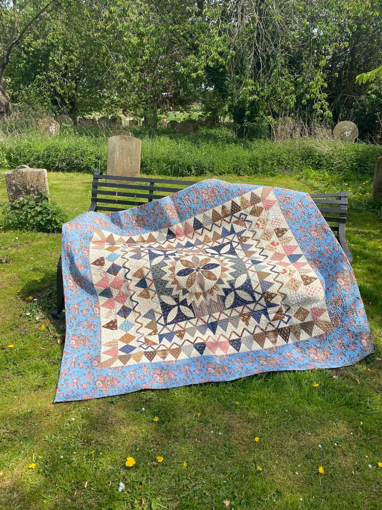 Lincolnshire Posy | A pattern inspired by the Challen's Coverlet